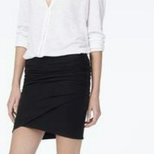 ⬇REDUCED⬇James Perse mini skirt