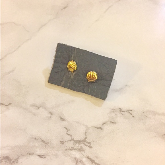 Gold Shell Earrings