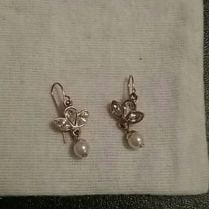 Necklace and earring set