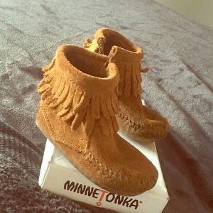 minnetonka boots