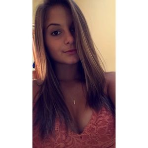 Meet your Posher, Alexia