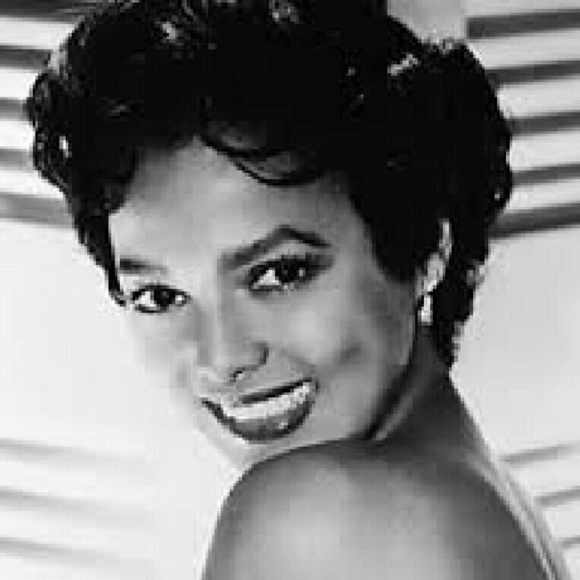 Meet your Posher, Shontia