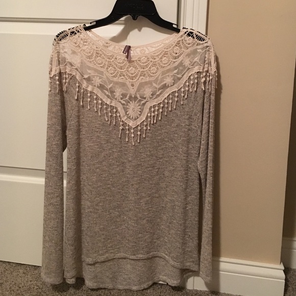 lace shoulder light sweater