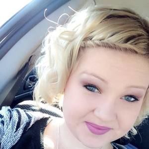 Meet your Posher, Courtney