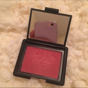 NARS Blush in Outlaw