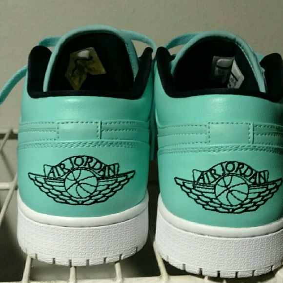 Air Jordan 1 hyper turquoise