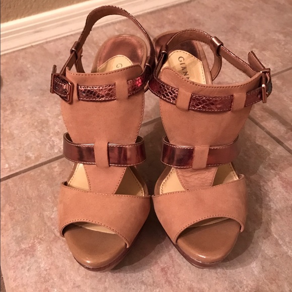 Gianni Bini Mattee T-strap pumps