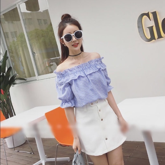 Off-shoulder Shirt