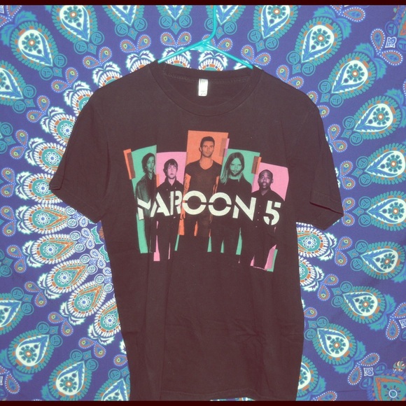 Maroon 5 tee