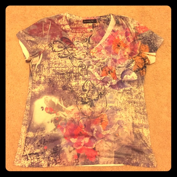 Floral Design Short-Sleeve Tee