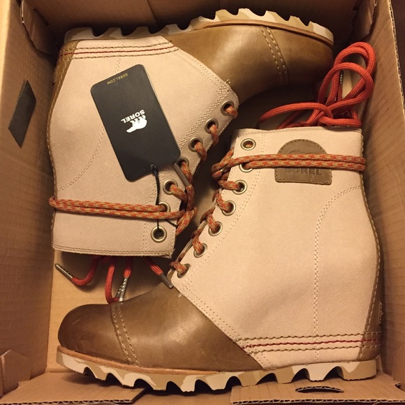 SOLD!! 1964 Premium Canvas Wedge 
FOSSIL- SANGUINE - Picture 4 of 4