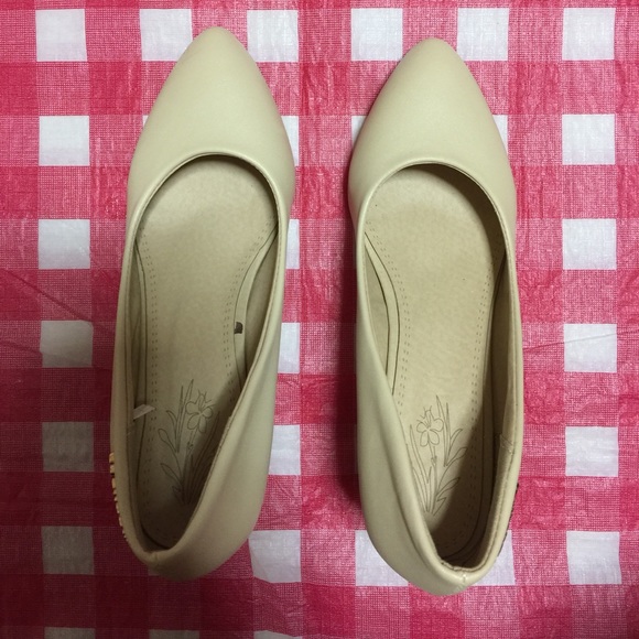 Pointed wedge pumps - Picture 2 of 4