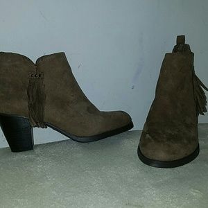 Fringe bootie