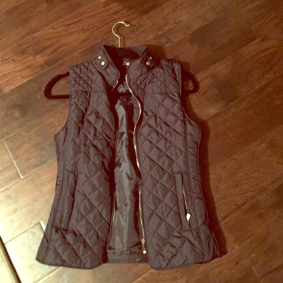A puffy sleeveless vest.