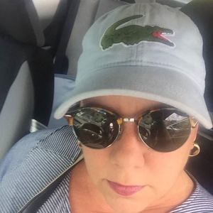 Meet your Posher, Laura