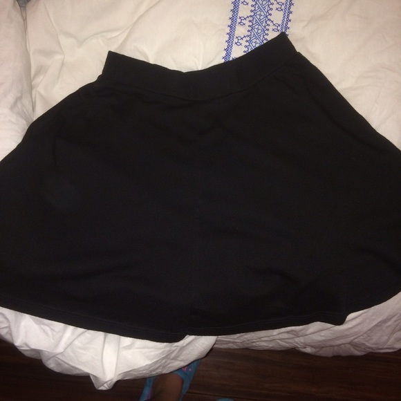 Black skater skirt