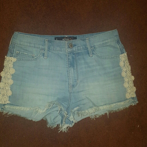 Hollister Lace-Trim High Rise Short Shorts