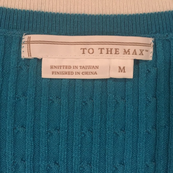 BCBG to the Max Aqua Top - Picture 2 of 4