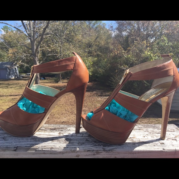 🎂Michael Kors Berkley Platform Sandal