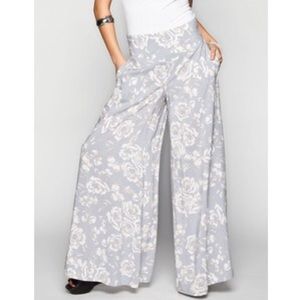 Jack by BB Dakota Wide Leg Rose Pant