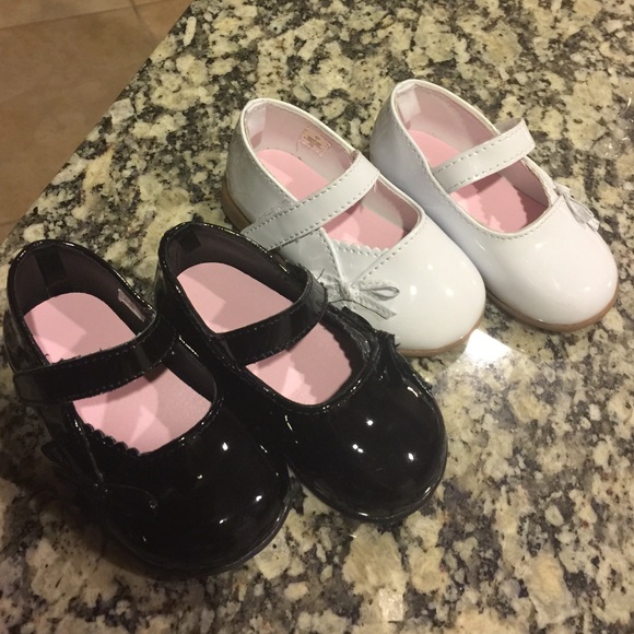 Size 4 toddler girls shoes BUNDLE - Picture 1 of 3