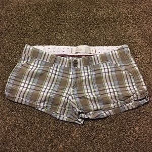 Size 9 Checkered Hollister Shorts
