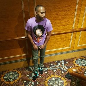 Meet your Posher, Kenneth