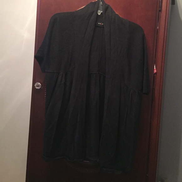 Axcess short sleeve black cardigan/sweater