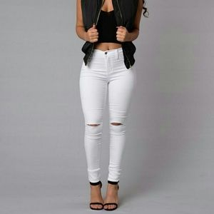 Mid-rised white jean