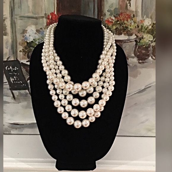 Jewelry - Large multi strand shiny faux pearl necklace ❤️️