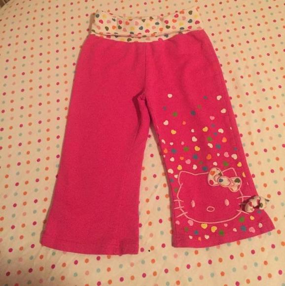 Hello Kitty Outfit - Picture 3 of 4