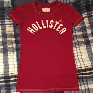 Red hollister t-shirt