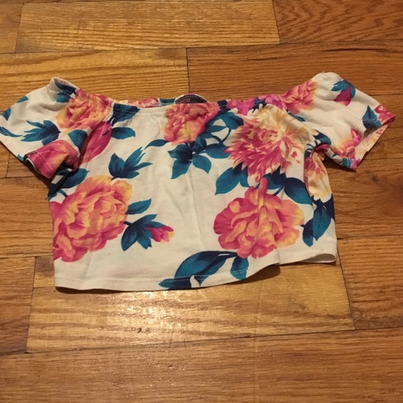 Off the shoulder Crop cop