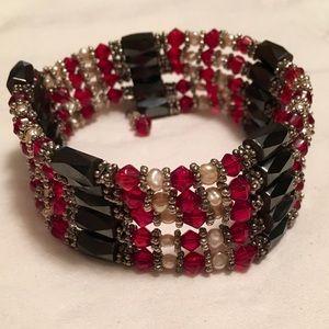 Magnetic beaded jewelry