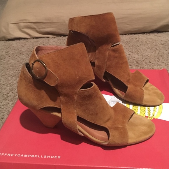 GORGEOUS Suede Jeffrey Campbell Sandal