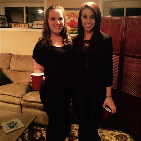 Meet your posher! 💅🏽🙋🏻👙👛☄️🦄 - Picture 3 of 3