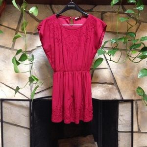 • P u l l & B e a r D r e s s