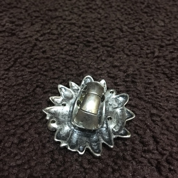 Ring - Picture 2 of 3