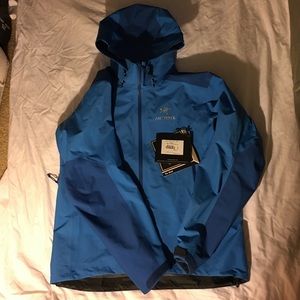 ARC'TERYX MEN'S BETA AR JACKET (LARGE)
