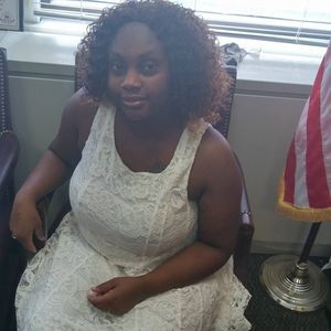 Meet your Posher, Ebony