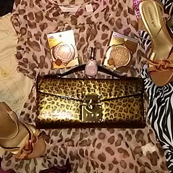 💖4-pc LIMITED Purse, Bronzer, Nail Polish,  Blush