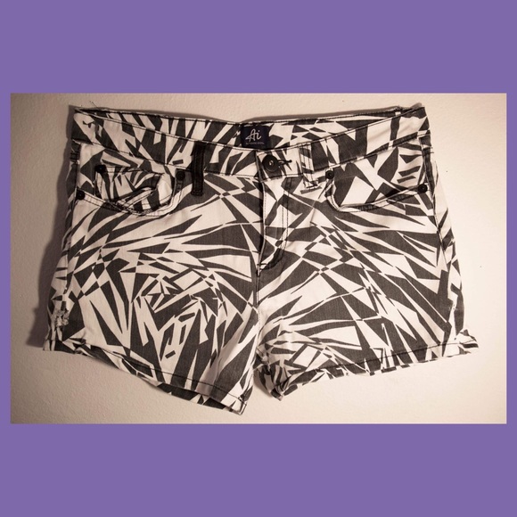 90's Shorts