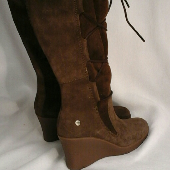 SOLD! UGG Australia Elsey Lace-Up Wedge - Picture 4 of 5