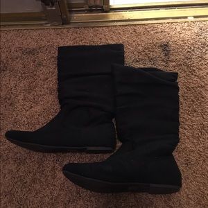 Black mid length boots