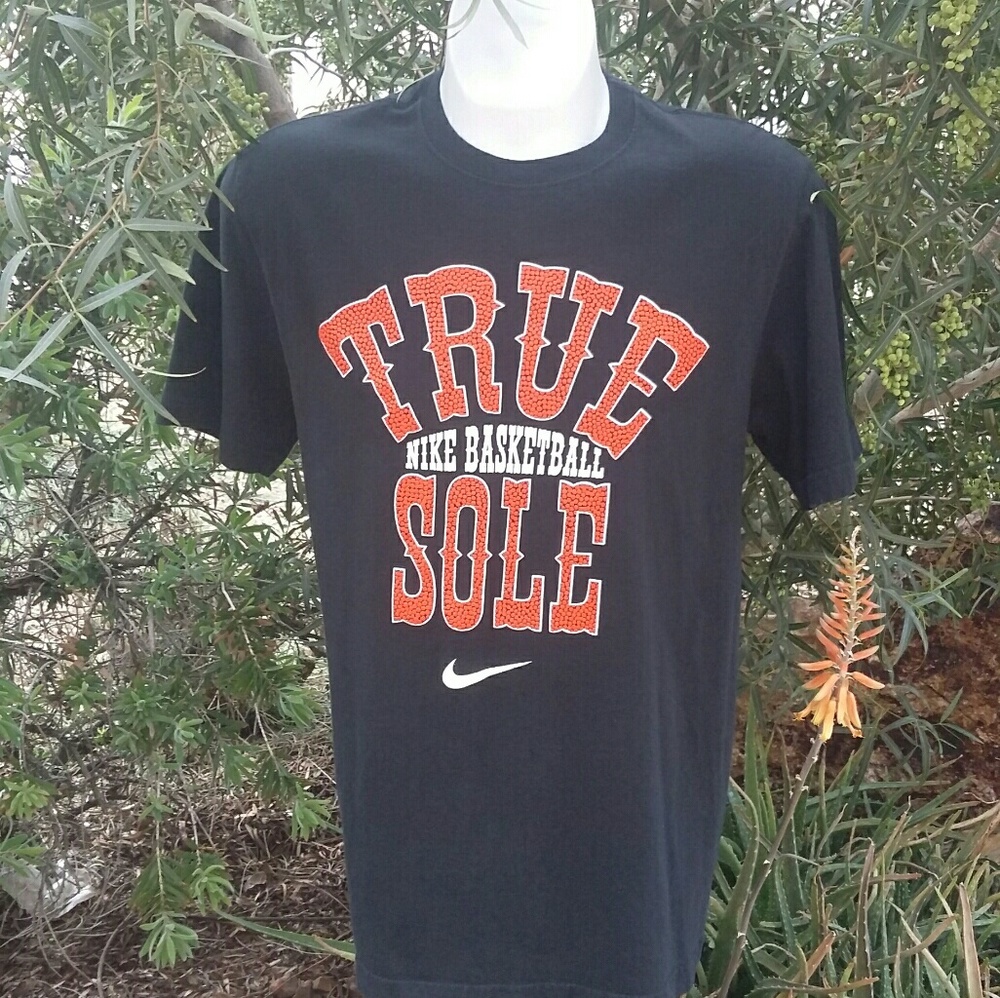 Nike Basketball T -Shirt NWOT