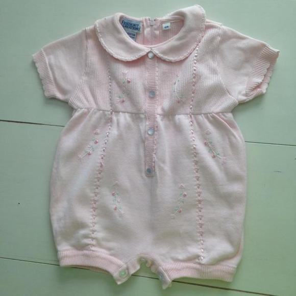 🌸EUC - Like New, Adorable Cotton Romper with Cute Embroidered and Ribboned Detail.🌸