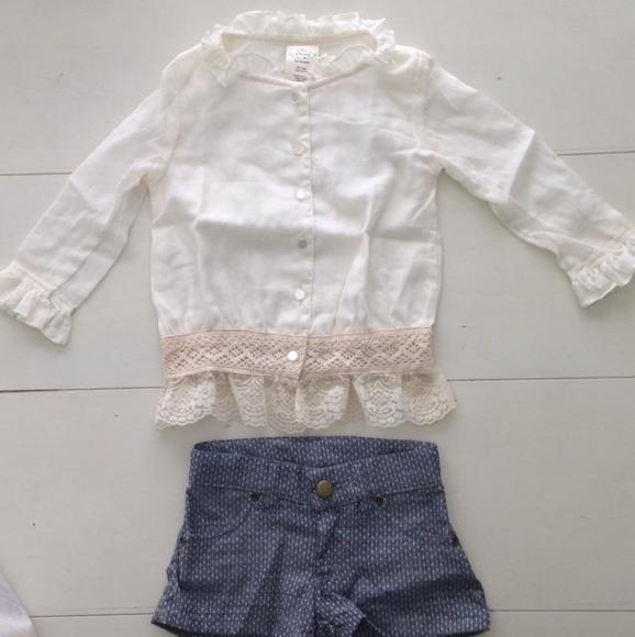 ⚓️⛴NWT - Persnickety - Ruffled Collar, Lace-detailed Button-down Shirt with Coordinating Chambray Shorts with White Polka Dots!⚓️⛴