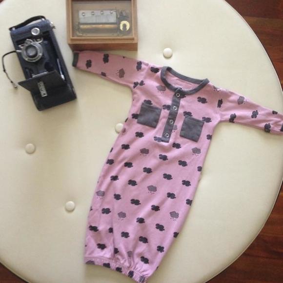 🎀EUC-Pretty Boutique Sleeping Gown With Hand Covers🎀