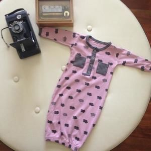 🎀EUC-Pretty Boutique Sleeping Gown With Hand Covers🎀