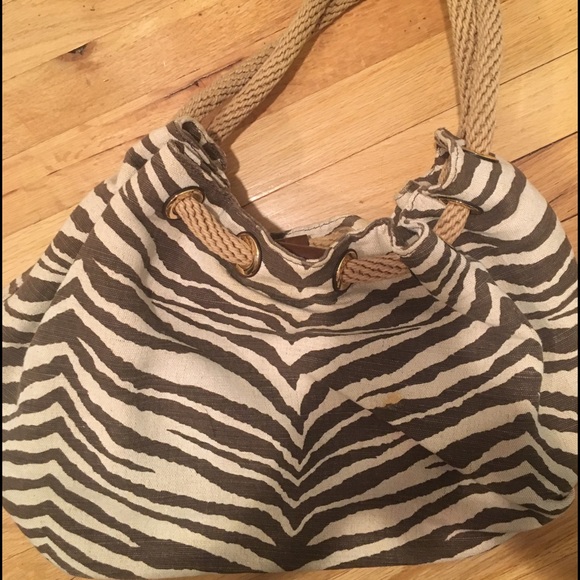 Michael Kors Marina Large Printed Tote - Picture 3 of 4